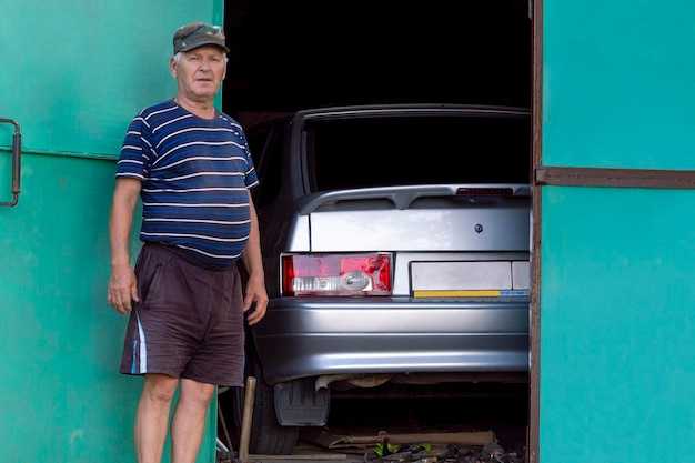 Метод ручного открытия капота