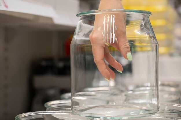 Подготовка к снятию ручки стеклоподъемника