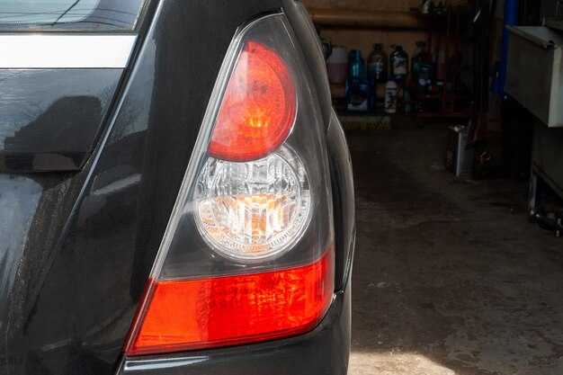 Установка задних фар на Toyota Corolla 150