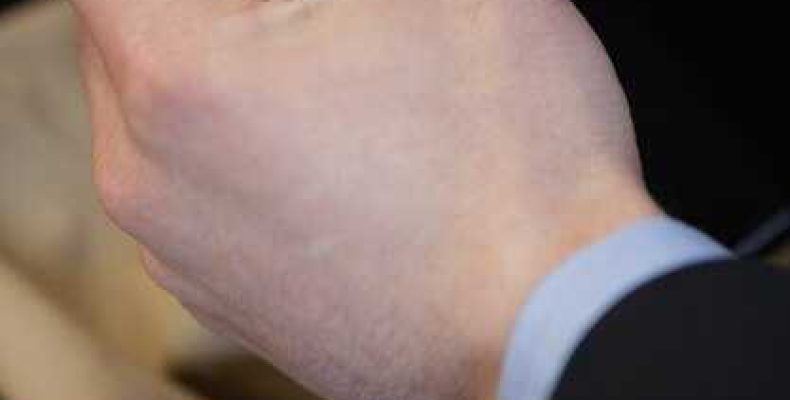 Что означает значок отвертки на приборной панели Peugeot 308? Рекомендации и советы