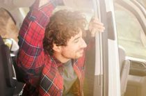 Как открыть капот на Газели — простые шаги и советы