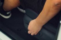 Как снять кожух рулевой колонки Nissan Primera P12 — пошаговая инструкция