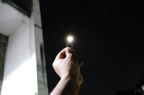 Как заменить лампу ближнего света на Патриот — пошаговая инструкция