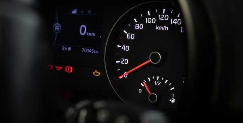 Ошибки на панели Mitsubishi Carisma — причины и решения