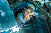 Почему стеклоподъемник опускает, но не поднимает стекло — причины и решения